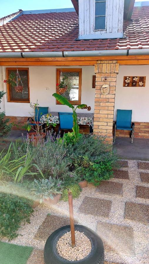 Mandula Apartman Segedin Dış mekan fotoğraf